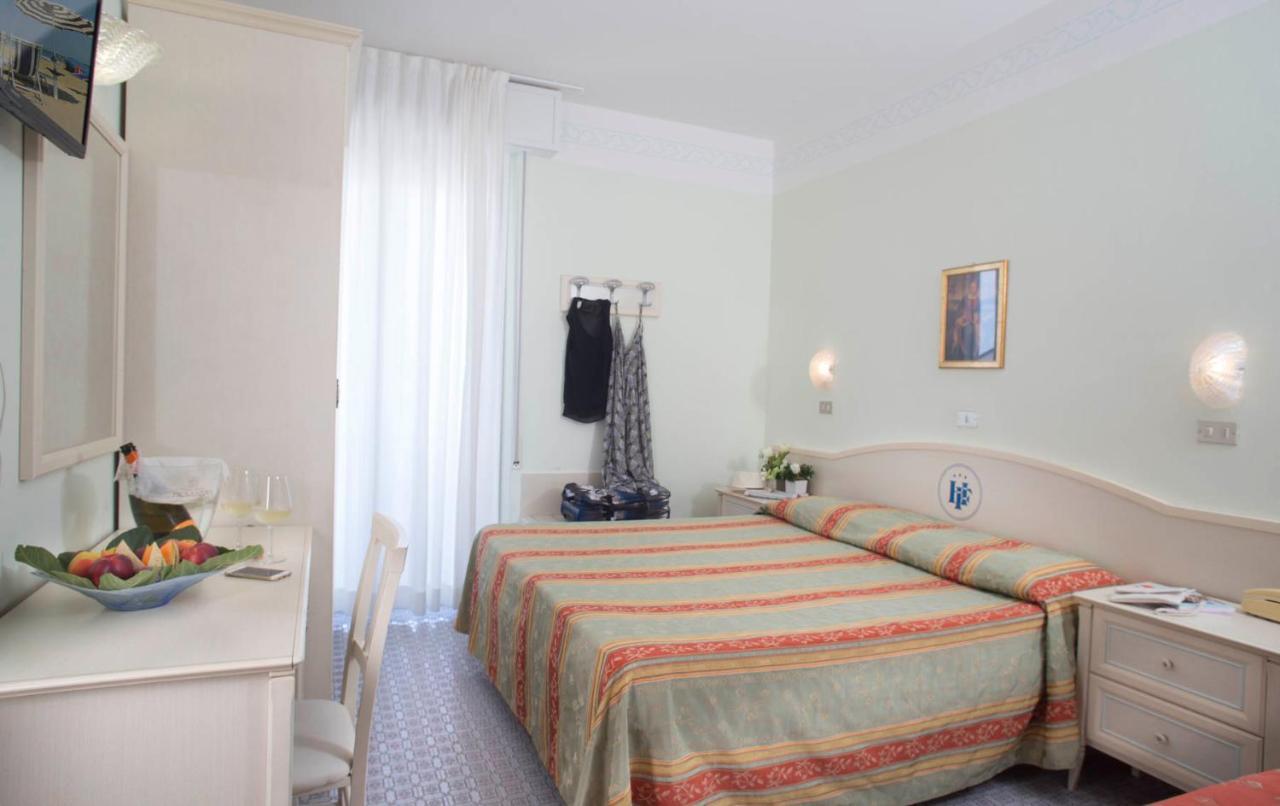 Hotel Franca Bellaria-Igea Marina Exterior foto
